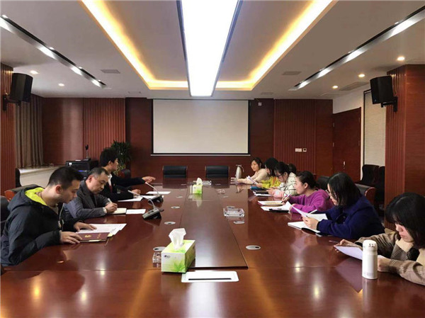 市古鎮(zhèn)公司掀起學(xué)習(xí)黃群、宋月才等四名同志先進(jìn)事跡的熱潮