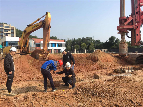 昌南湖北湖西側(cè)要建一個(gè)立體停車(chē)場(chǎng)，已經(jīng)開(kāi)工！