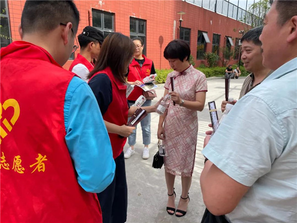 御窯景巷黨支部開展助力高考，為夢想護(hù)航活動