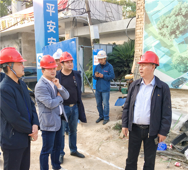 吳高健現(xiàn)場督導重點項目建設(shè)進展情況